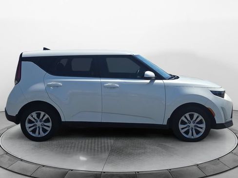 Used 2023 Kia Soul LX FWD image 6
