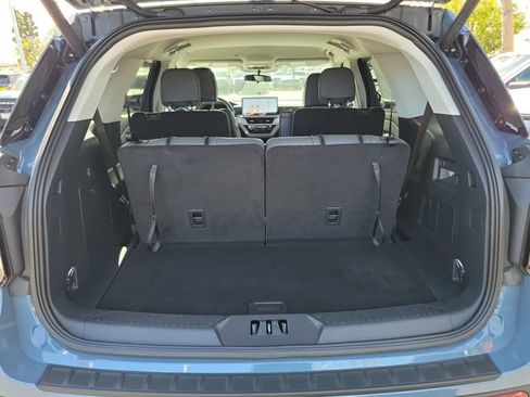 Used 2026 Ford Explorer Active w/ Active Comfort Package RWD image 21