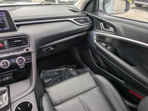 Used 2020 Genesis G70 2.0T RWD image 16