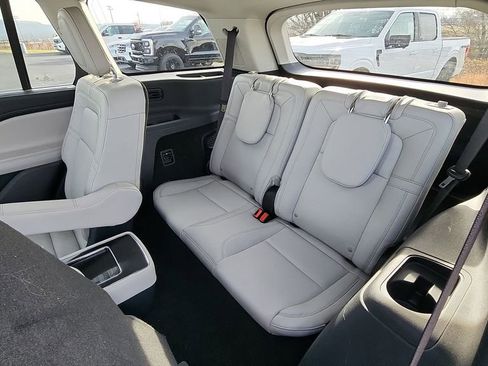 Used 2025 Lincoln Aviator Reserve w/ Equipment Group 201A image 28