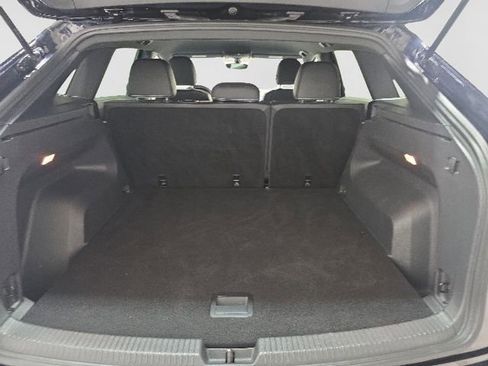 Used 2023 Volkswagen Atlas Cross Sport SE AWD/4WD image 33