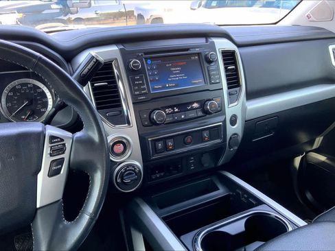 Used 2018 Nissan Titan PRO-4X w/ Pro-4x Utility Package image 7