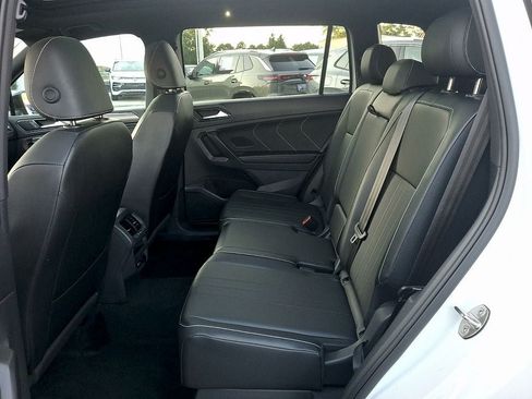 Used 2024 Volkswagen Tiguan SE R-Line AWD/4WD image 10