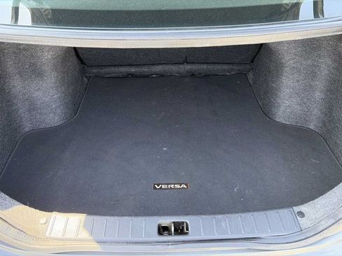 Used 2019 Nissan Versa SV FWD image 18