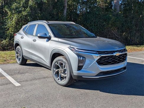 New 2026 Chevrolet Trax LT w/ Sunroof Package image 2
