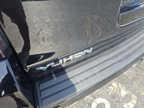 Used 2019 GMC Yukon SLE w/ SLE Value Package image 6