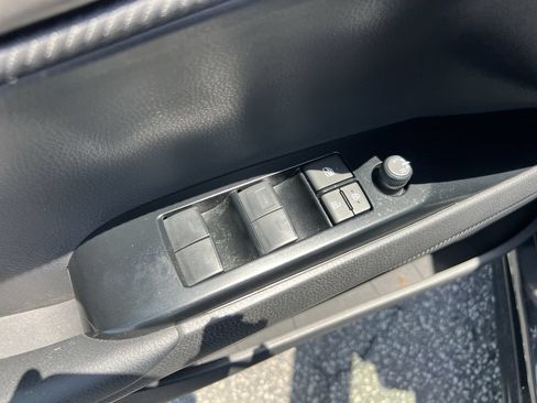 Used 2025 Toyota Camry SE FWD image 15