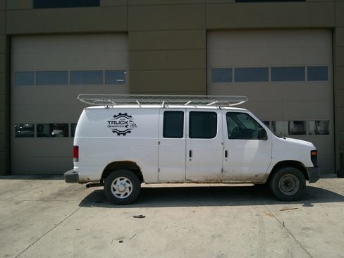 Used 2009 Ford E-250 and Econoline 250 RWD image 5