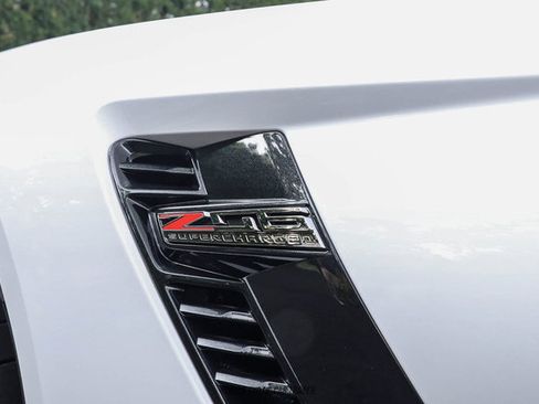 Used 2016 Chevrolet Corvette Z06 w/ 2LZ Preferred Equipment Group RWD image 84