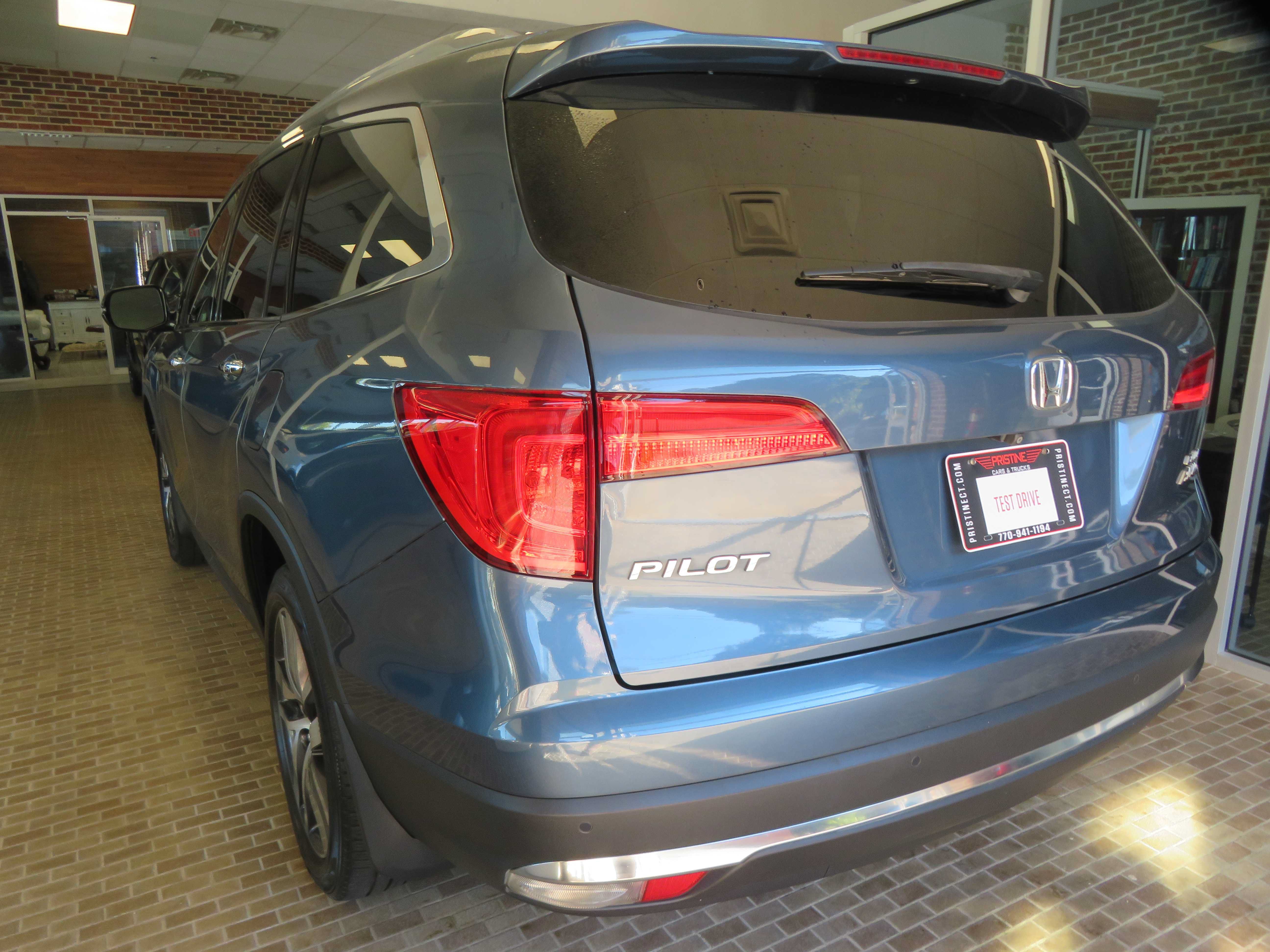 Used 2017 Honda Pilot Elite image 89