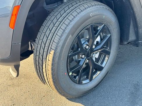 New 2026 Jeep Grand Cherokee Altitude AWD/4WD image 9