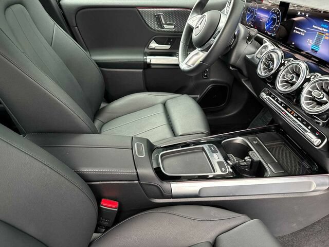 Certified 2024 Mercedes-Benz EQB 250+ image 18