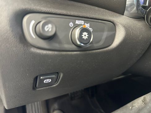 Used 2021 Chevrolet Blazer LT FWD image 22