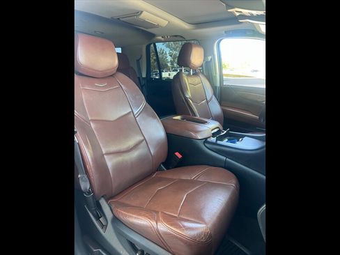 Used 2015 Cadillac Escalade Premium RWD image 28