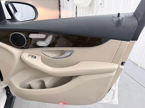 Used 2019 Mercedes-Benz GLC 300 image 41