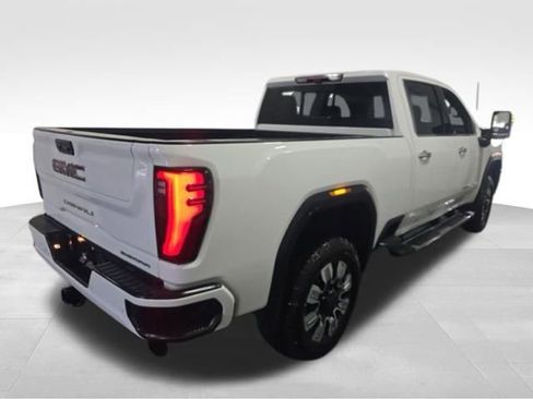 Used 2024 GMC Sierra 2500 Denali w/ Denali Reserve Package AWD/4WD image 6