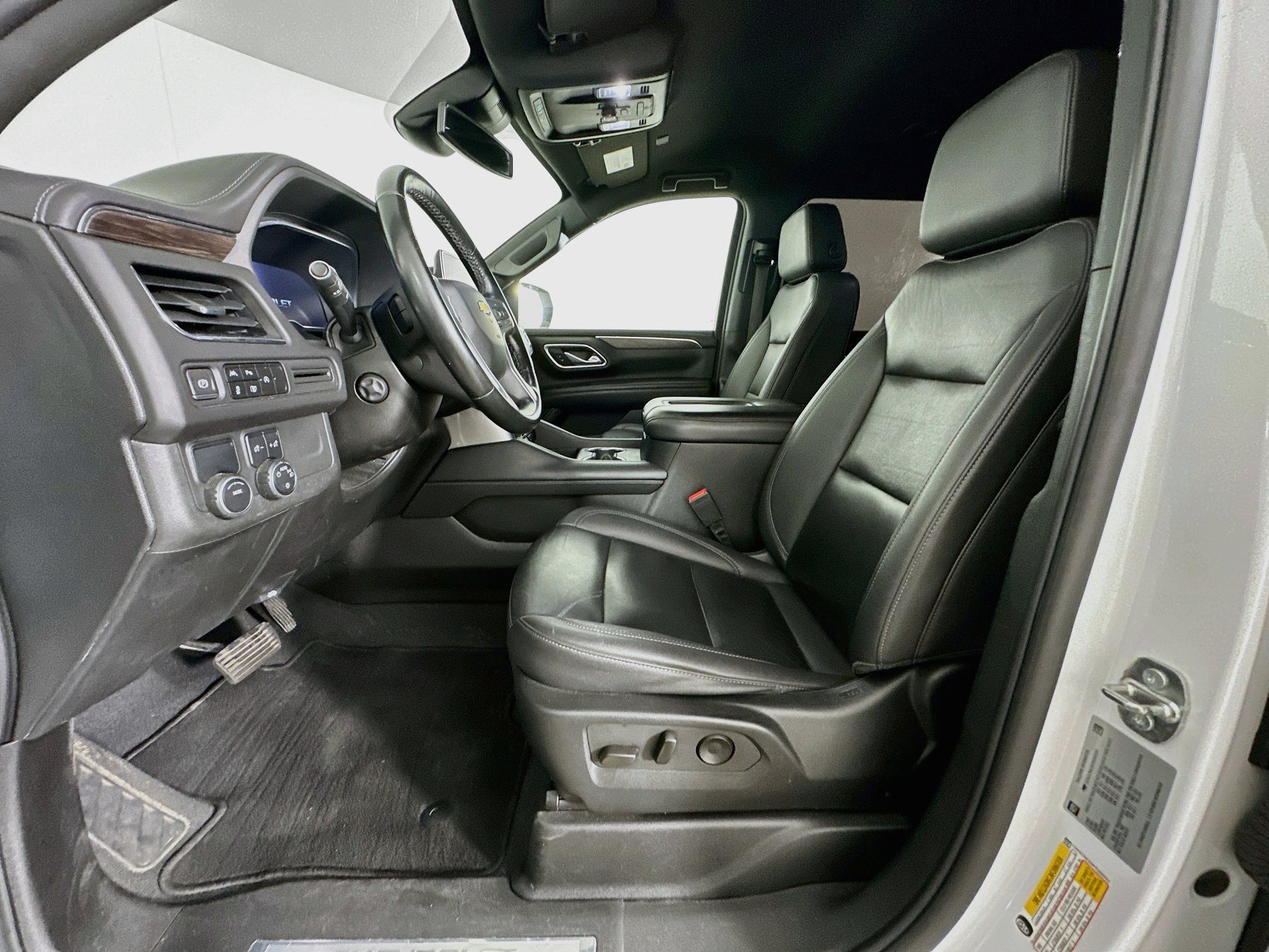 Used 2023 Chevrolet Tahoe LT w/ Luxury Package RWD image 13