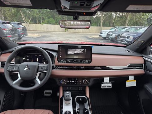 New 2025 Mitsubishi Outlander SEL image 25