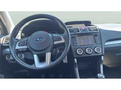 Used 2018 Subaru Forester 2.5i AWD/4WD image 12