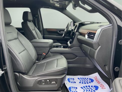 Used 2025 GMC Yukon Denali AWD/4WD image 17