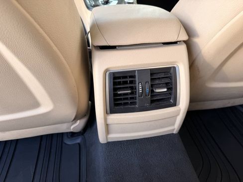 Used 2017 BMW 320i Sedan RWD image 24