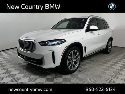 New 2026 BMW X5 xDrive50e w/ Climate Comfort Package image 3