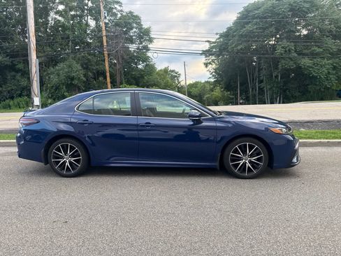 Used 2023 Toyota Camry SE w/ Cold Weather Package AWD/4WD image 5