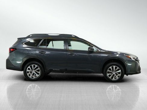 Used 2024 Subaru Outback Premium AWD/4WD image 6