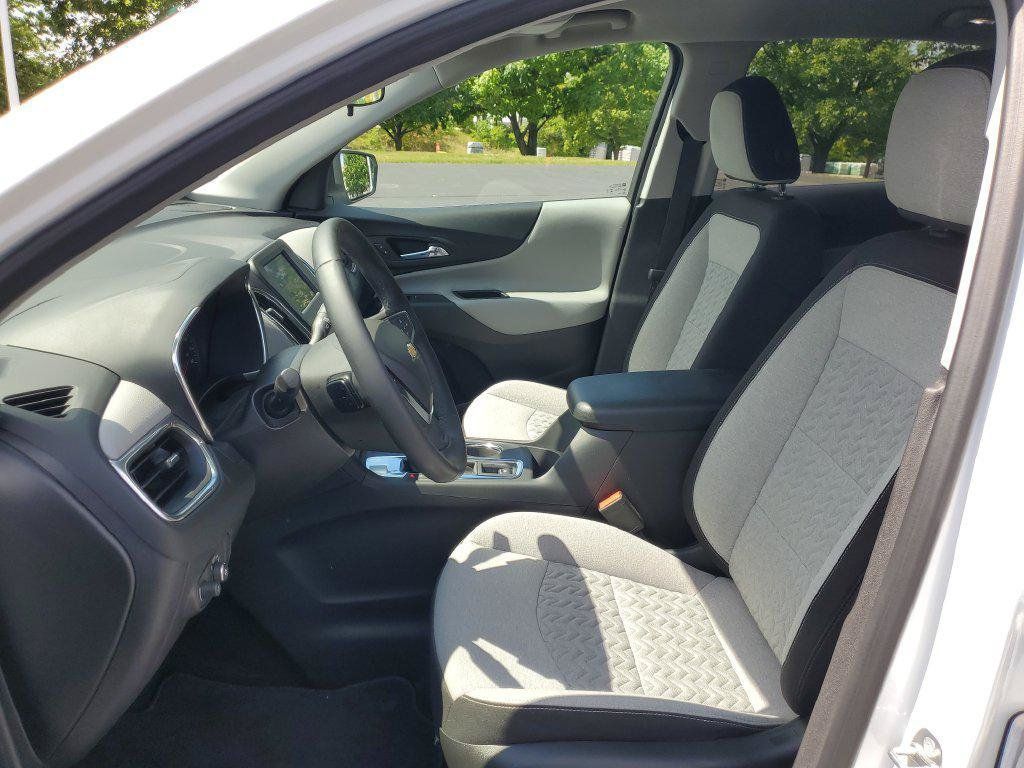 Used 2024 Chevrolet Equinox LT FWD image 5