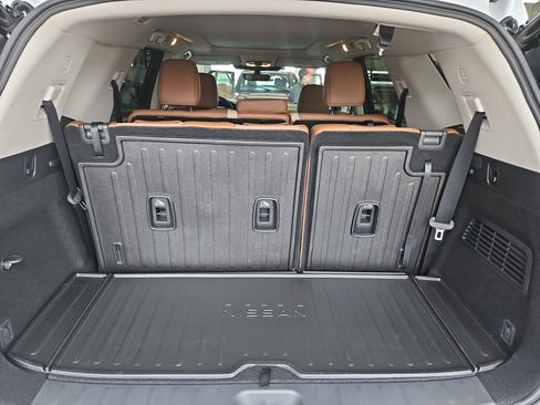 New 2026 Nissan Pathfinder Platinum image 13