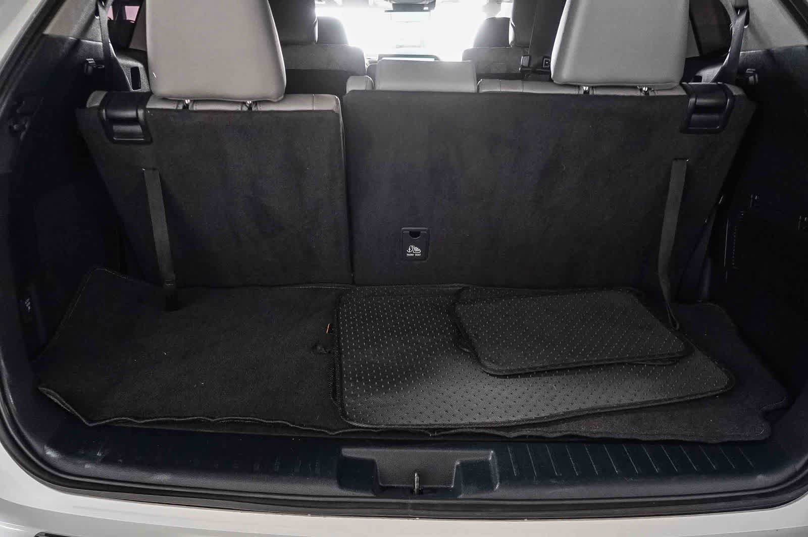 Used 2023 Toyota Highlander Bronze Edition FWD image 24