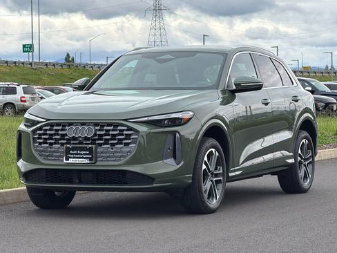 Used 2025 Audi Q5 Premium w/ Convenience Package image 7