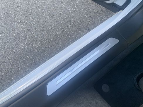 Used 2023 Audi A8 L 3.0T image 39