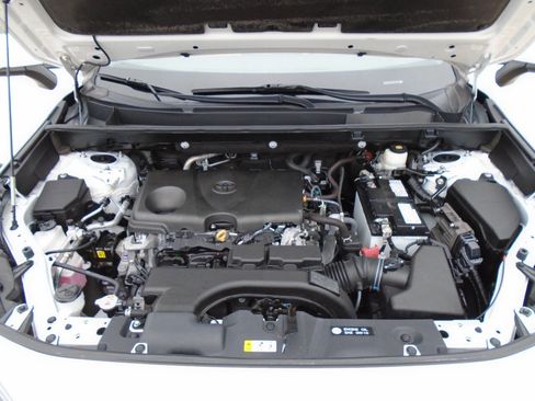 Used 2021 Toyota RAV4 XLE image 17