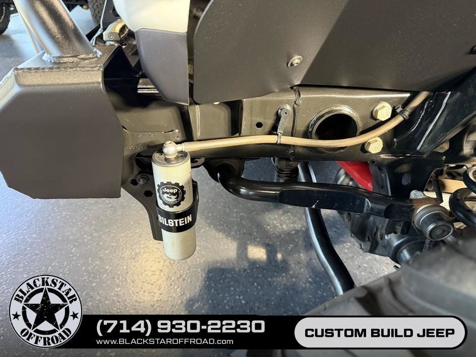 Used 2024 Jeep Gladiator Rubicon AWD/4WD image 30