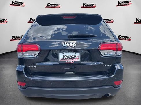 Used 2021 Jeep Grand Cherokee Laredo AWD/4WD image 6
