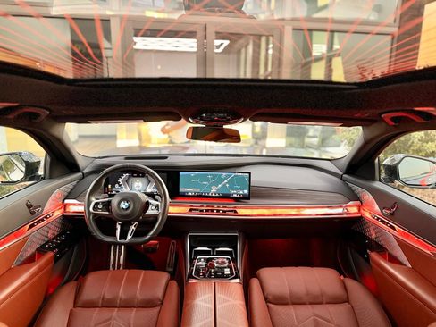 Used 2023 BMW 760i xDrive w/ Luxury Rear Seating Package AWD/4WD image 50