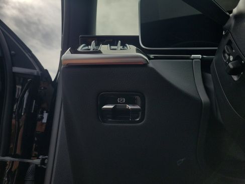 Certified 2025 Mercedes-Benz S 580 4MATIC Sedan image 25