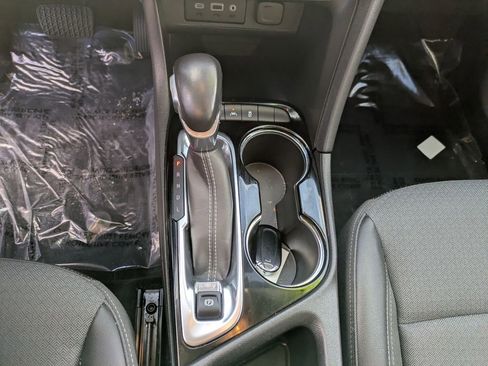 Used 2022 Buick Encore GX Select image 19