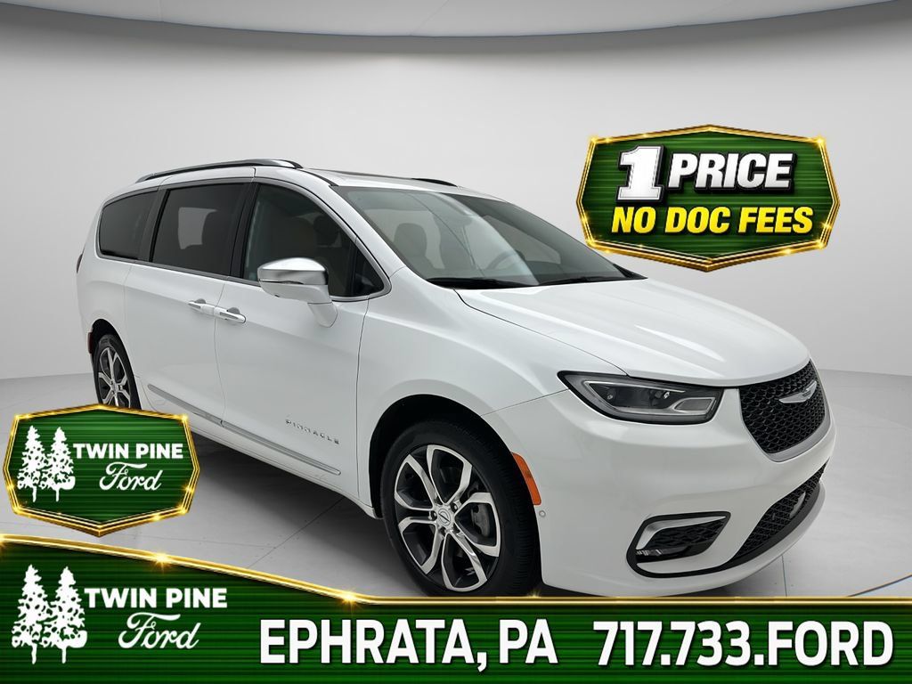 Used 2024 Chrysler Pacifica Pinnacle AWD/4WD image 1