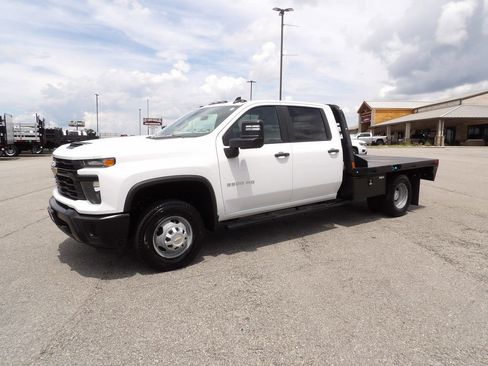 Used 2025 Chevrolet Silverado 3500 W/T w/ WT Convenience Package AWD/4WD image 3