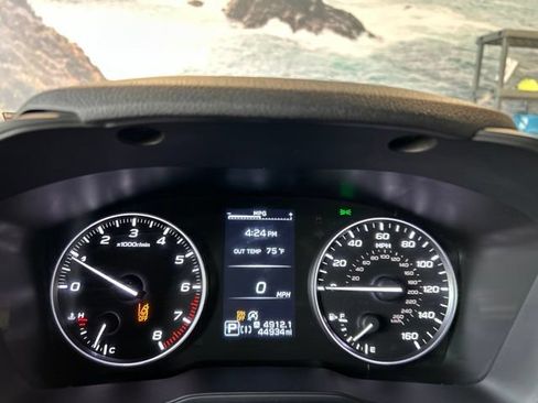 Used 2024 Subaru Crosstrek 2.0i Premium AWD/4WD image 13