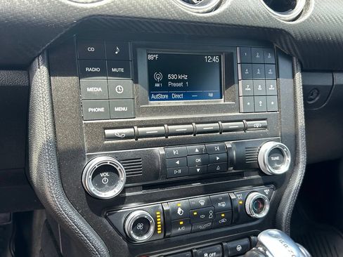 Used 2018 Ford Mustang Coupe RWD image 29