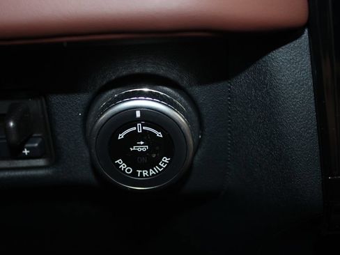 New 2026 Lincoln Navigator Reserve AWD/4WD image 46