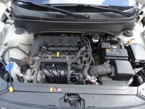 Used 2021 Hyundai Venue SEL FWD image 14