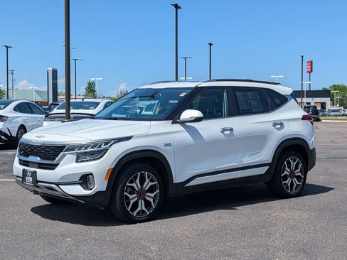 Used 2022 Kia Seltos SX w/ Sunroof Package AWD/4WD image 1