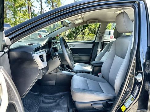 Used 2014 Toyota Corolla LE FWD image 18