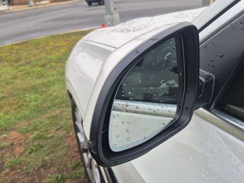 Used 2024 BMW X7 xDrive40i image 23