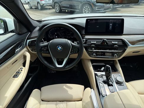 Used 2023 BMW 530e w/ Premium Package RWD image 23