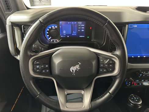 Used 2022 Ford Bronco Badlands w/ Sasquatch Package image 12